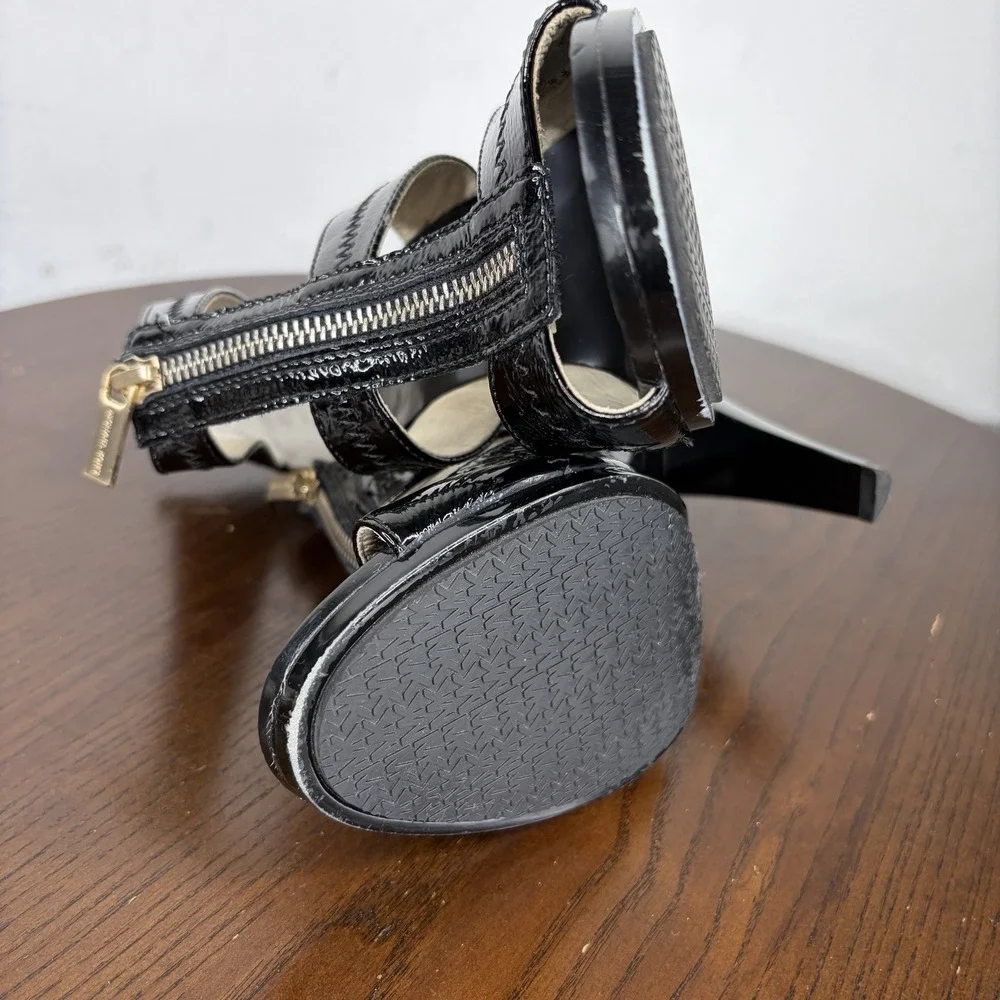Michael Kors Berkley Women's 7.5M Black Leather  T Strap Heels Strappy Sandal